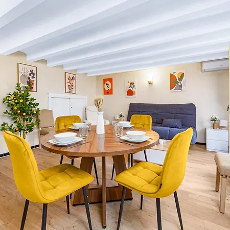 Joli 2 Pieces Pour 4 Personnes En Centre-ville Menton