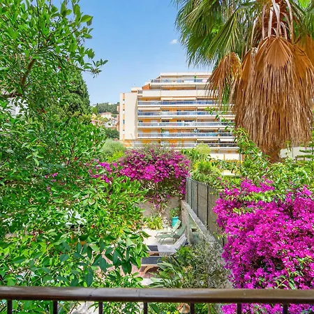 Joli 2 Pieces Pour 4 Personnes En Centre-ville Menton